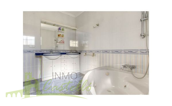 Dormitorio suite con baño completo