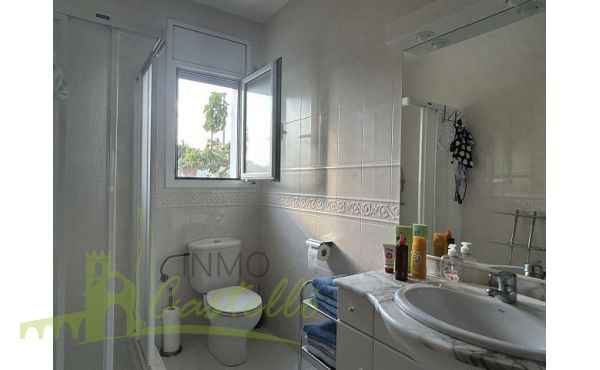 Baño completo con ducha