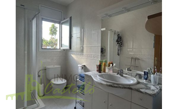 Baño completo con ducha