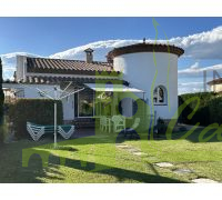Fachada desde jardín