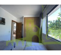 Dormitorio doble con armarios empotrados