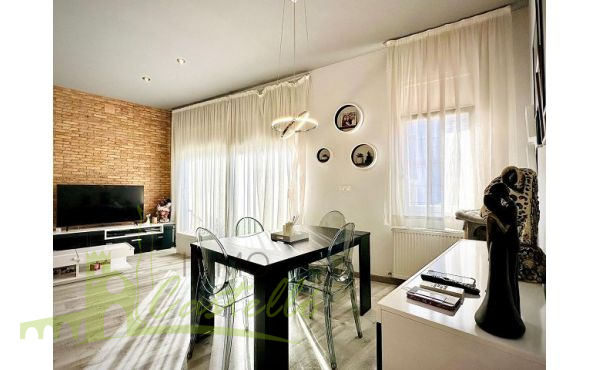 Salón comedor con salida a una terraza