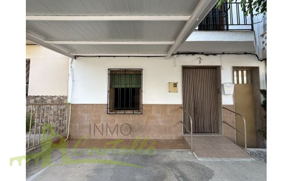 Facha con plaza aparcamiento minusvalidos