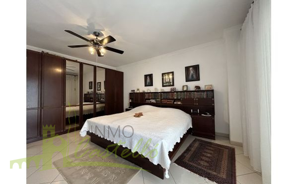 Amplio dormitorio doble
