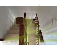 Escalera a la planta primera