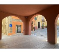 Porche con vistas a la plaça